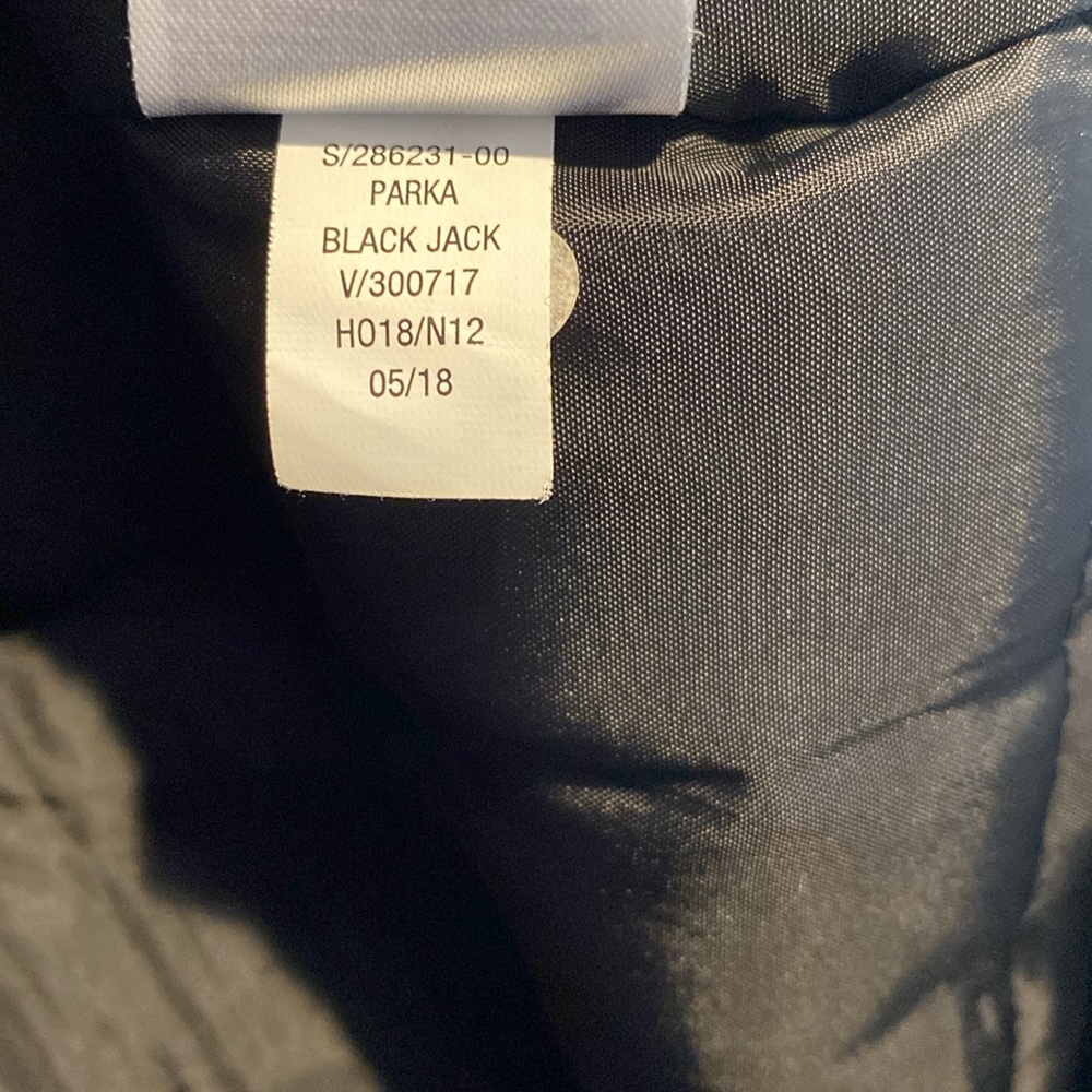 Old Navy Black Faux Fur Parka: Size Medium - Picture 13 of 13